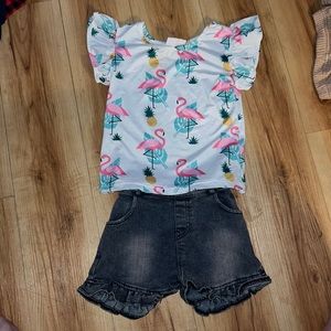 🌴EUC - Girls Triple Heart Matching Flamingo Shorts Set Size 100/4T